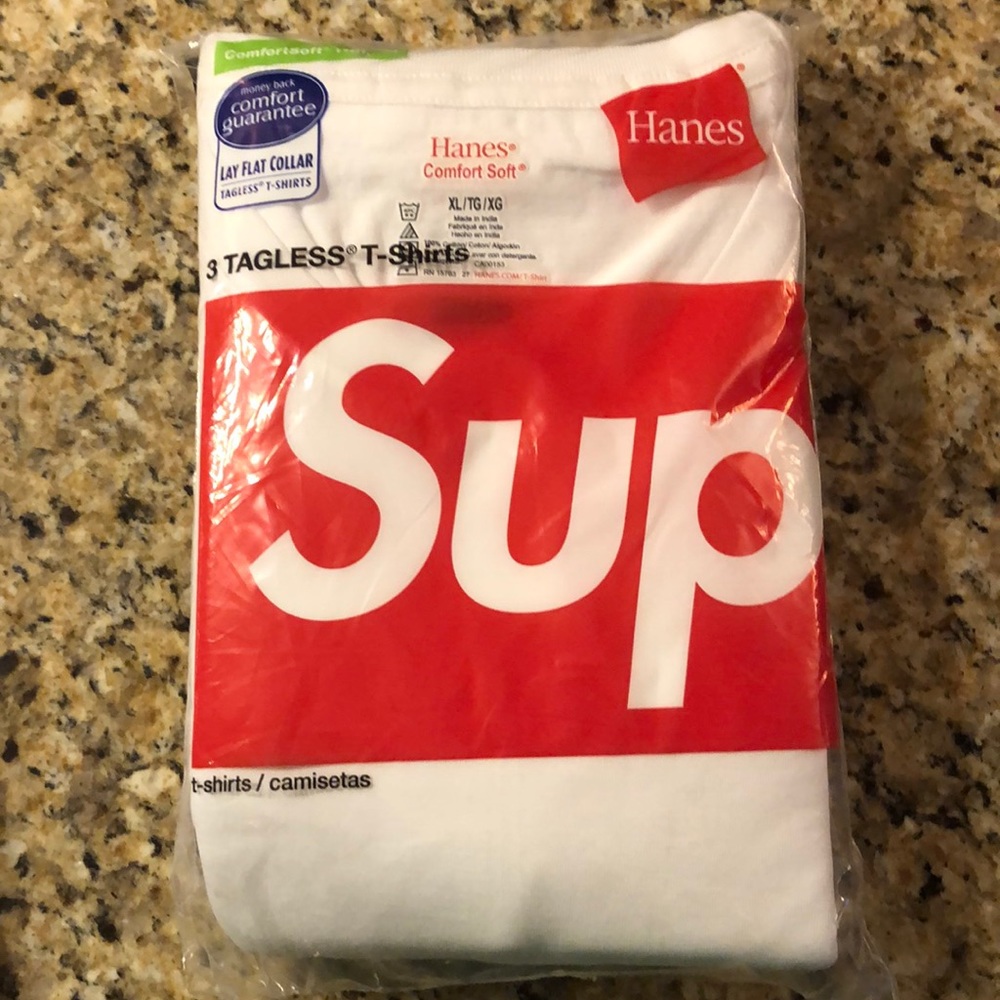 3 Supreme T-shirt’s